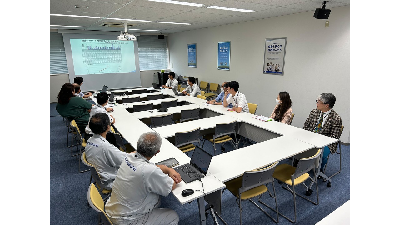 本社・横浜事業所における安全衛生委員会の様子