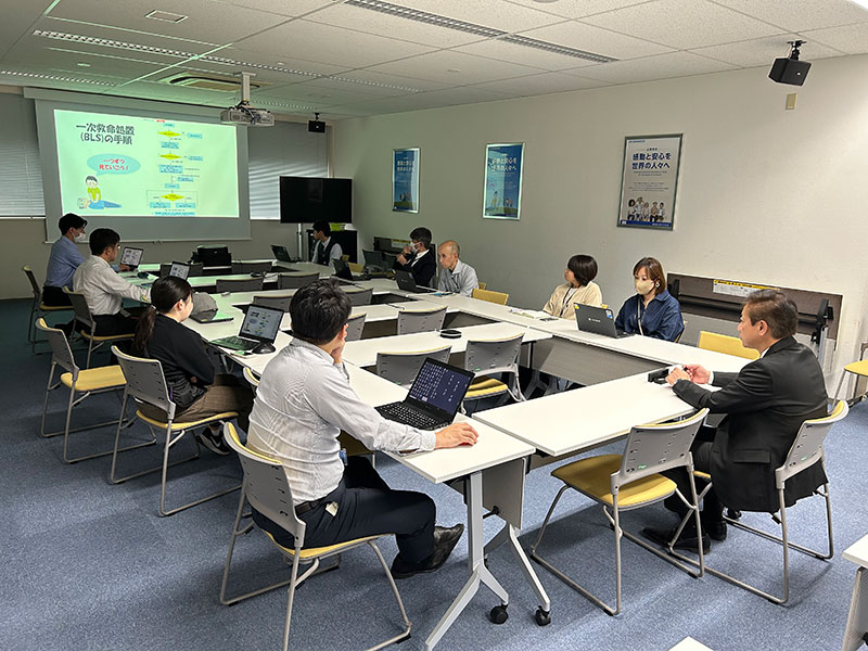 本社・横浜事業所における安全衛生委員会の様子