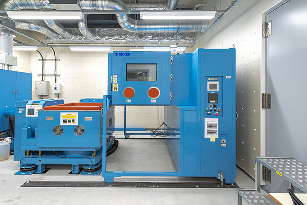 3軸ランダム振動試験装置